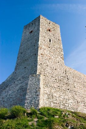 Wieża przy wejściu na zamek - strona zachodnia